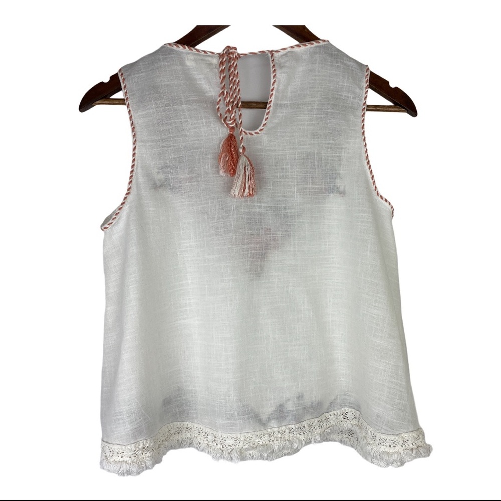 Max Studio Embroidery Lace Top! - Picture 3 of 7